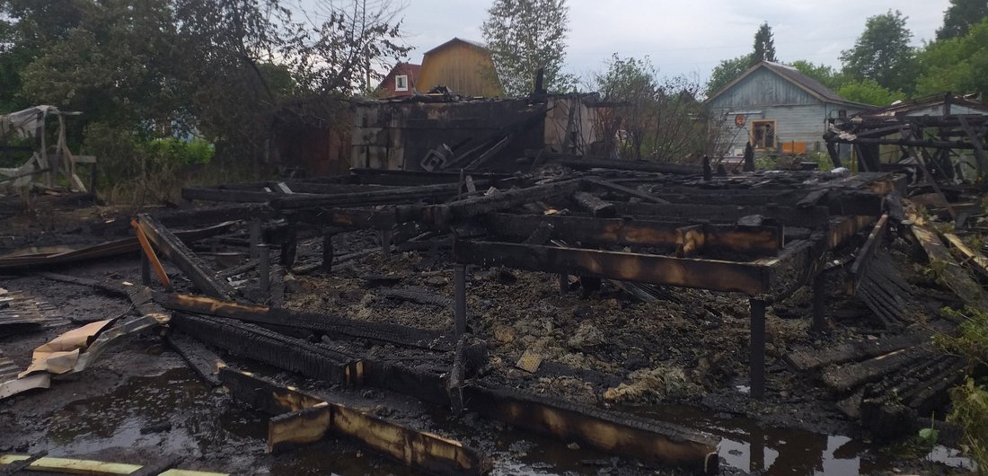 Подростки спалили строящийся дом в Вологде