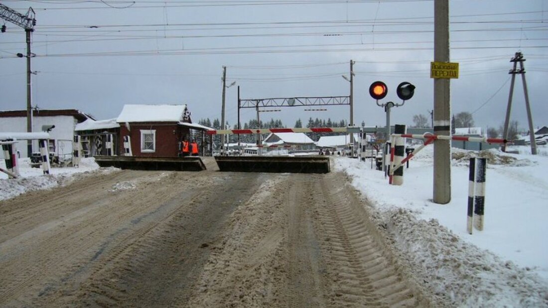 Движение на железнодорожном переезде в Прилуках будут регулировать дежурные