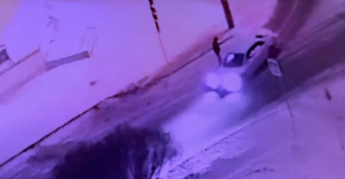 Водитель избил пешехода, переходившего дорогу на красный свет в Вологде