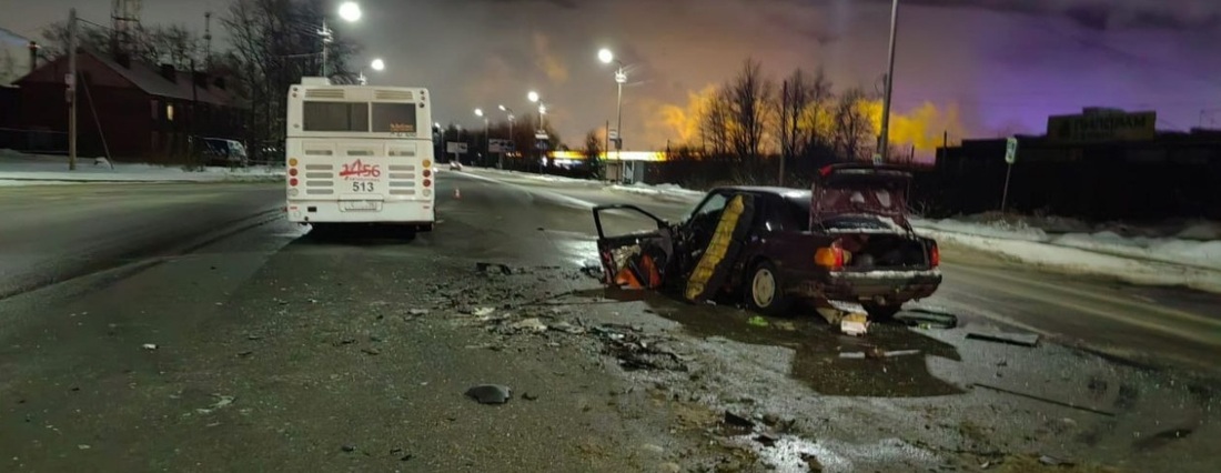 Мужчина скончался после ДТП с участием автобуса в Череповце