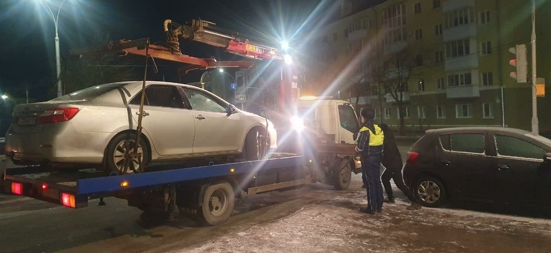 Машины, припаркованные на пл. Бабушкина, могут быть эвакуированы в Вологде