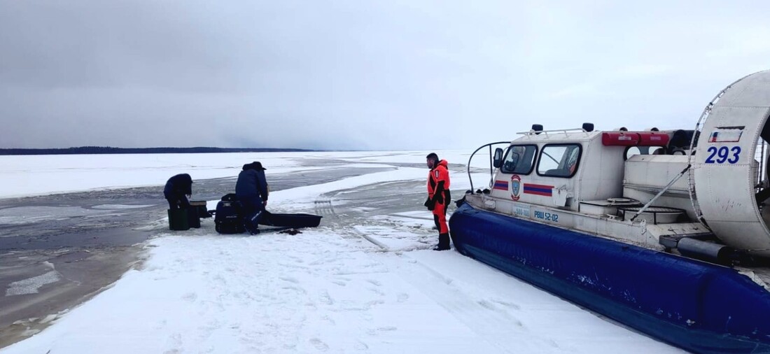 Мотобуксировщик провалился под лёд на Рыбинском водохранилище