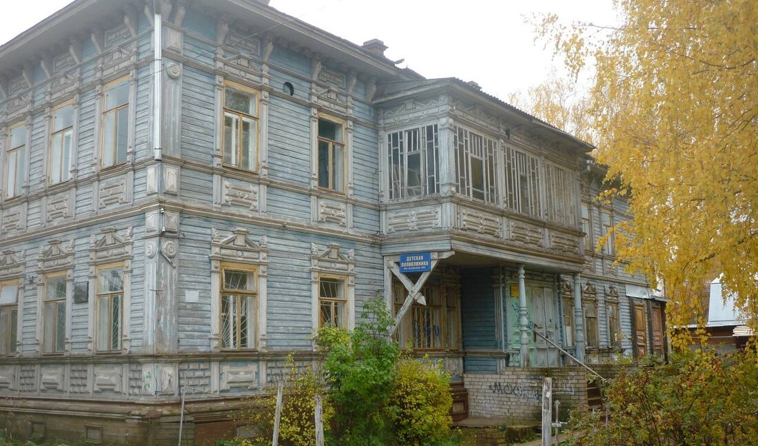 Двухэтажный особняк начала XIX века выставят на торги в Великом Устюге