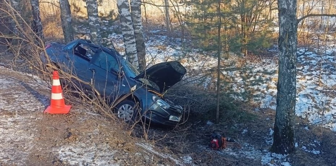 Автомобиль слетел в кювет в Кадуе: водитель погиб