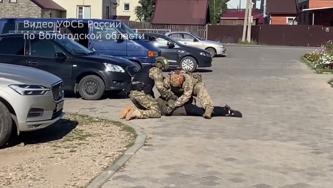 Молодой устюжанин силой и угрозами вымогал у знакомого свыше 600 тысяч рублей