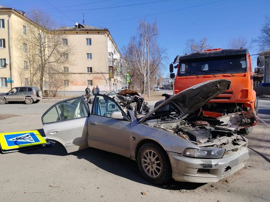 Водитель погиб в жутком ДТП на перекрёстке ул. Пролетарская-Маяковского в Вологде