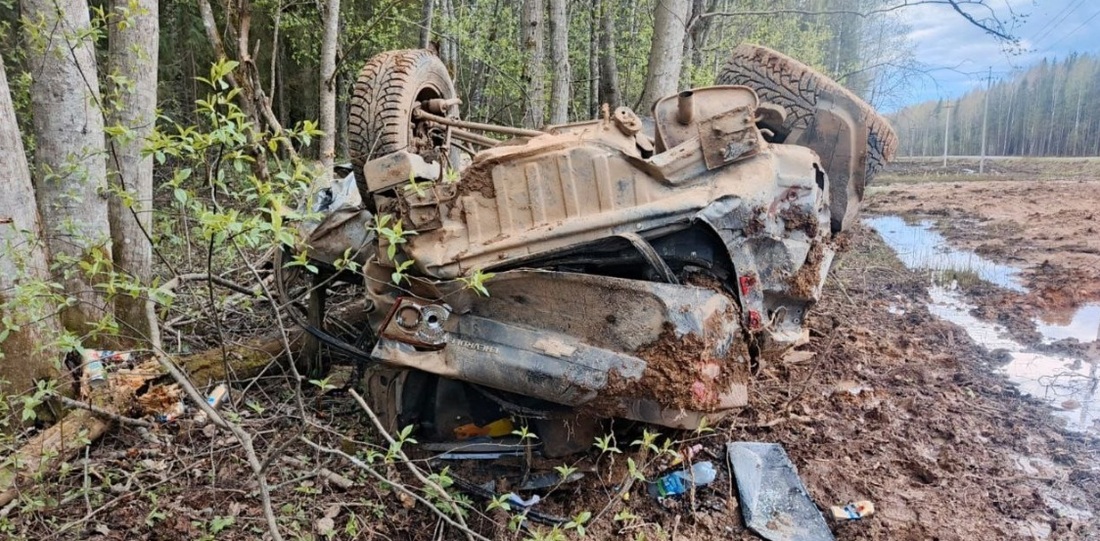 Двое мужчин погибли в дорожных авариях в Вологодской области