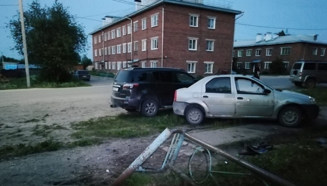 «Легковушка» перевернулась на скорости в Вожеге: есть погибший