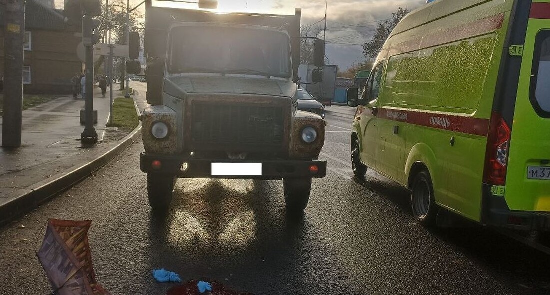Водителя грузовика, насмерть сбившего женщину, осудили в Вологде