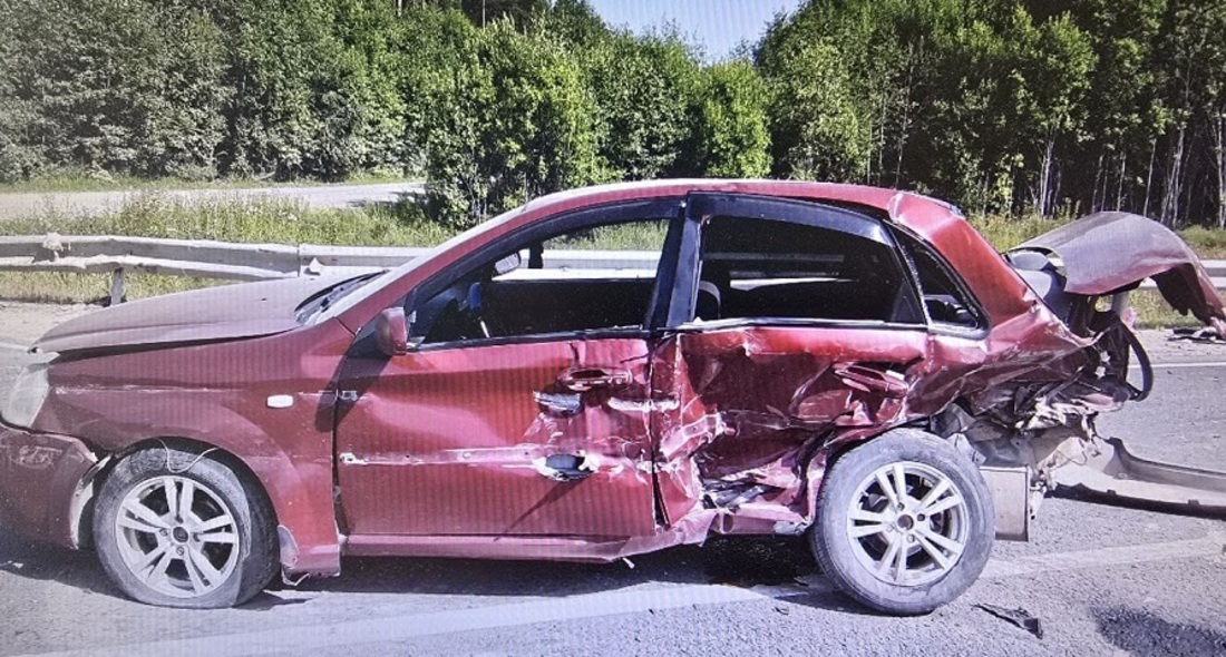 Шесть человек пострадали в жёсткой аварии под Великим Устюгом