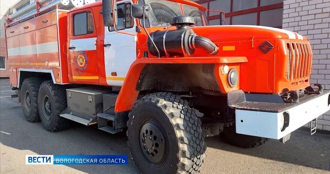 Пожар едва не уничтожил цех по переработке зерна в Верховажском округе 