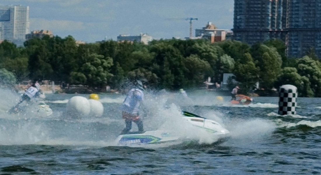 Юные вологжане выиграли 6 медалей на первенстве и чемпионате Москвы по аквабайку