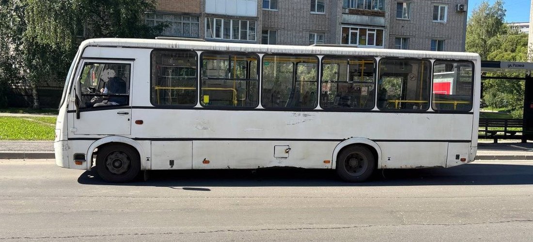 Пенсионер выпал на ходу из автобуса №43 в Вологде