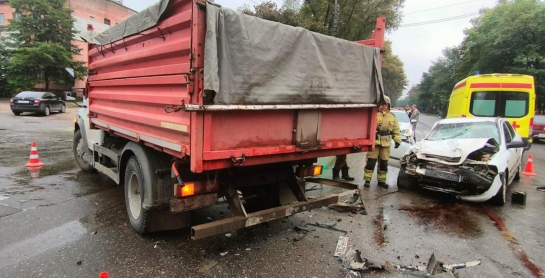 Девушка оказалась в больнице после ДТП в Соколе