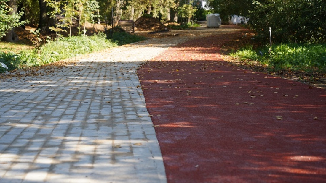 Обустройство беговой дорожки с прорезиненным покрытием началось в Вологде