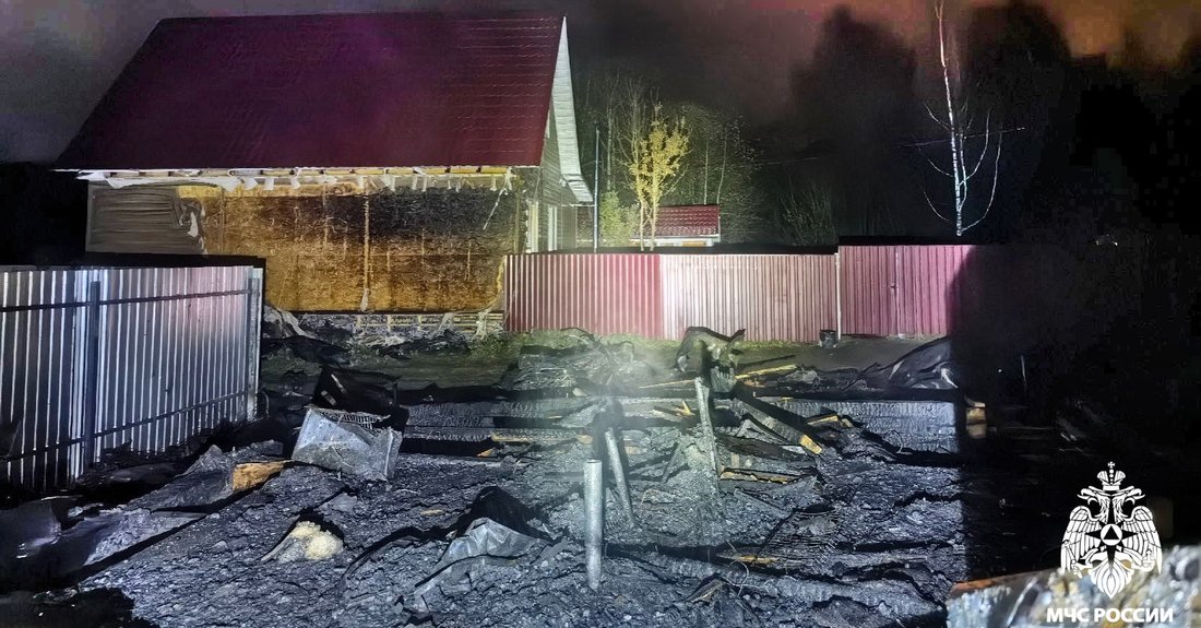 Два деревянных дома сгорели дотла в Вологодском округе