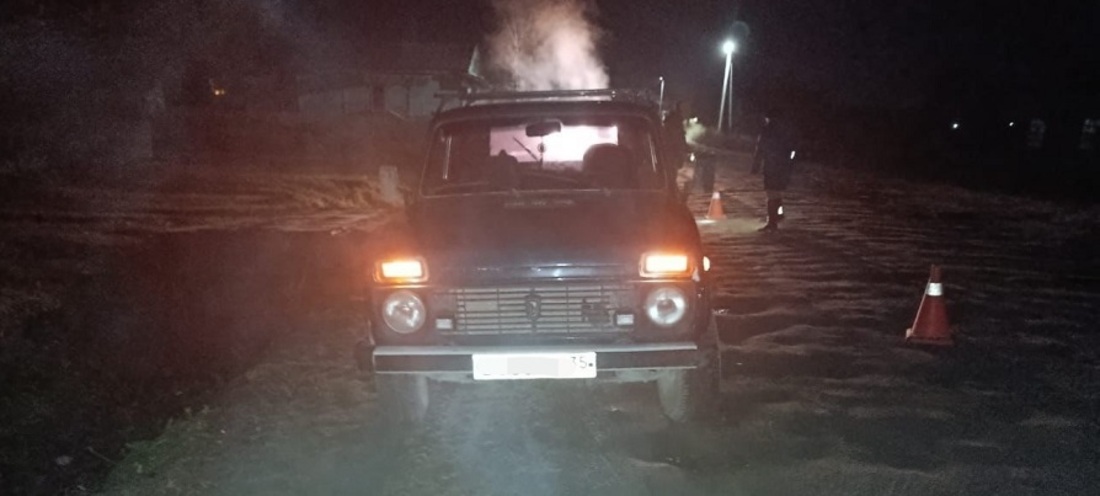 «Нива» наехала на лежащего на дороге мужчину в Нюксенском округе