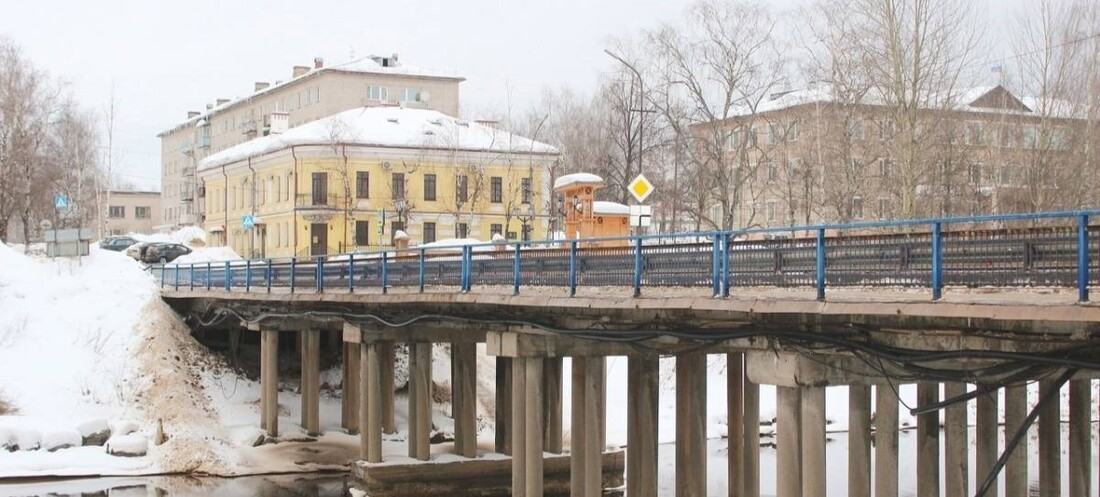 Продолжается капремонт моста через реку Вытегру
