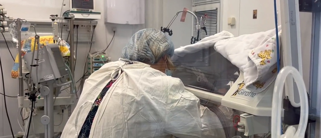 Врачи выходили малыша весом 670 граммов в Вологде