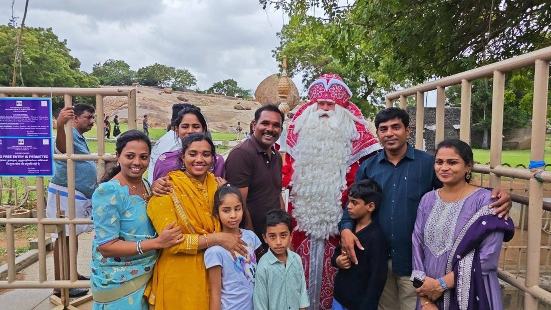 Дед Мороз из Великого Устюга завершил путешествие по зарубежным странам