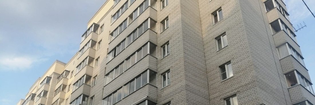 Мужчина погиб, выпав из окна многоэтажного дома в Череповце