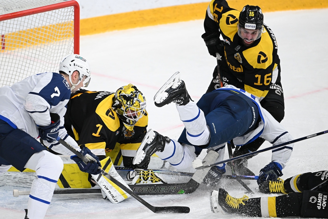 «Северсталь» и «Торпедо» забросили 13 шайб на двоих в ярком матче в Череповце