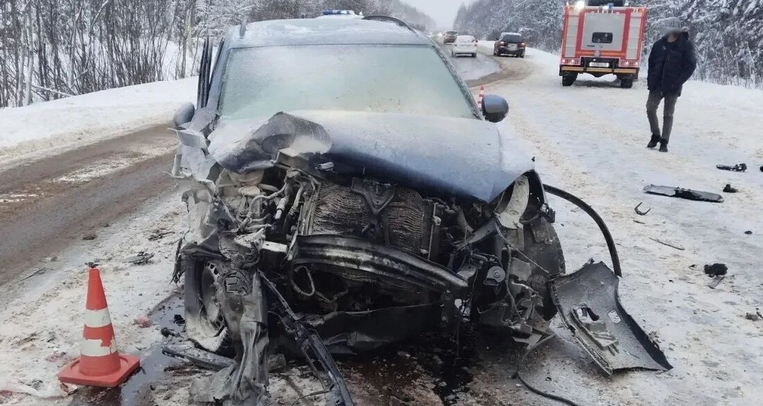 Мать и двое детей попали в ДТП под Соколом: женщина погибла