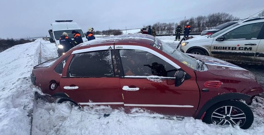 Три человека пострадали в аварии в Вологодском округе