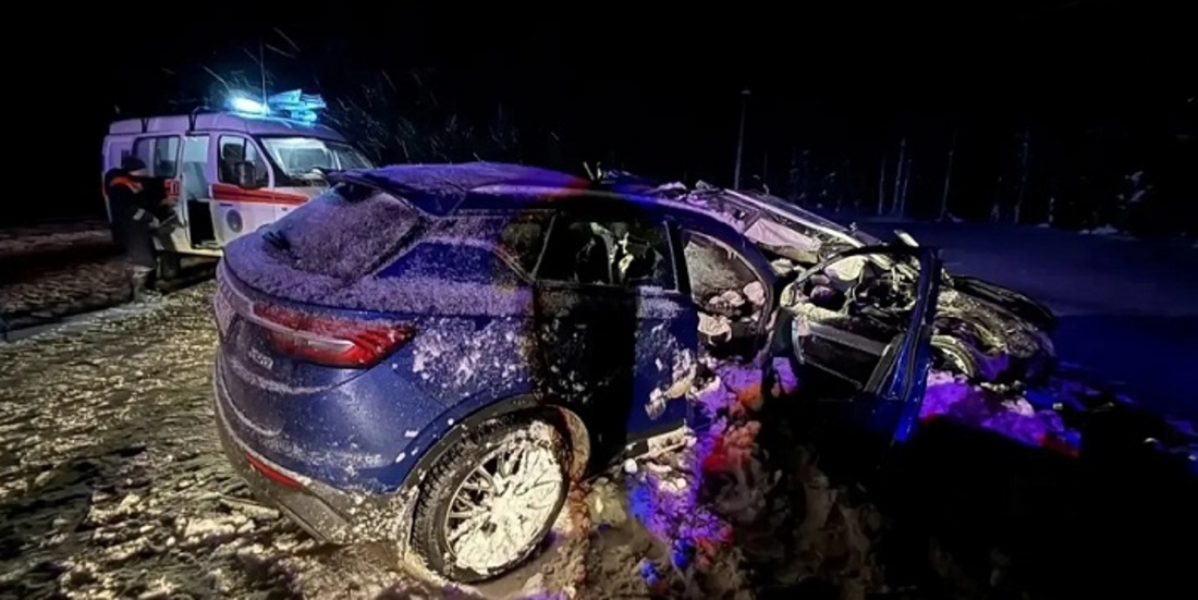 Двое взрослых и несовершеннолетний погибли в аварии под Соколом