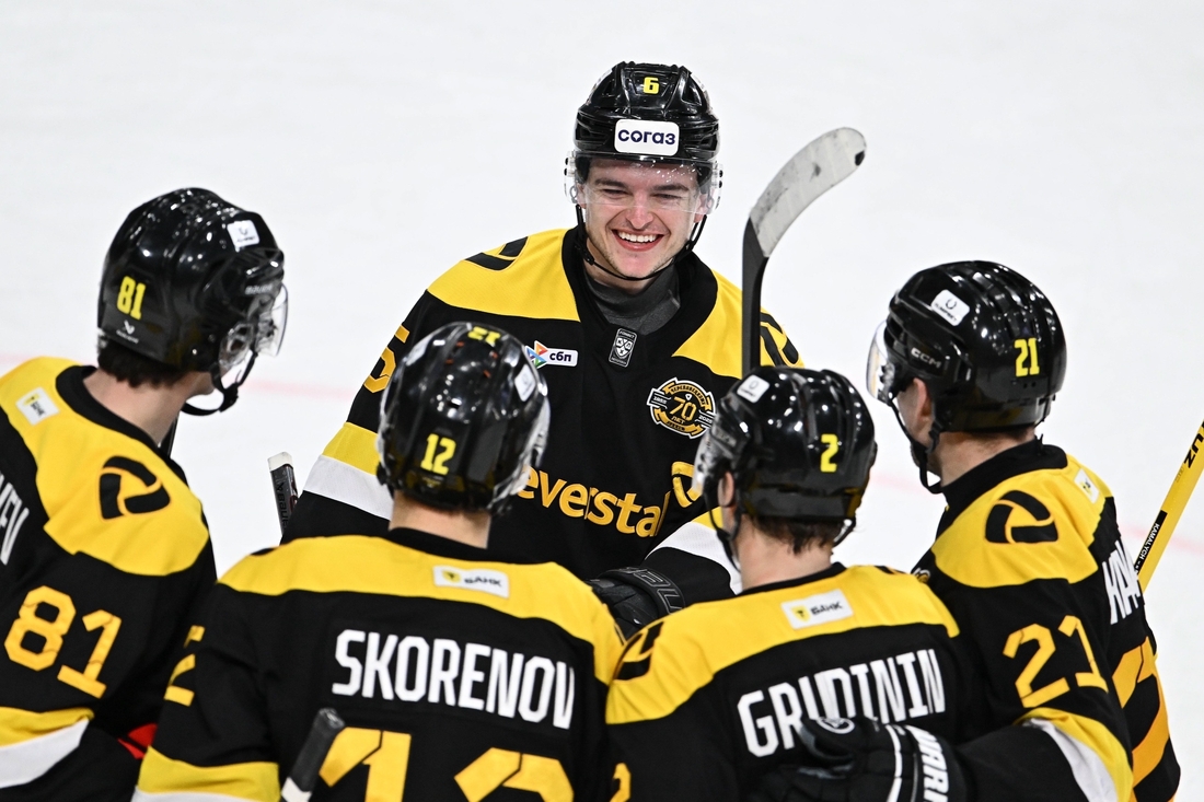 Хоккейная «Северсталь» уверенно обыграла казанский «Ак Барс» в Череповце