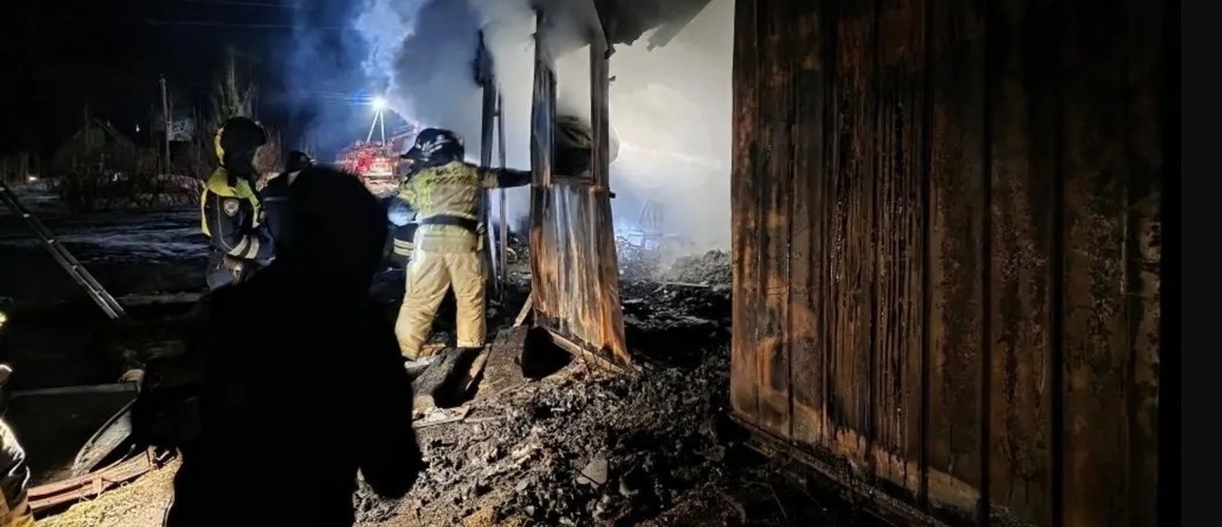 Тело мужчины нашли в сгоревшей бытовке под Шексной