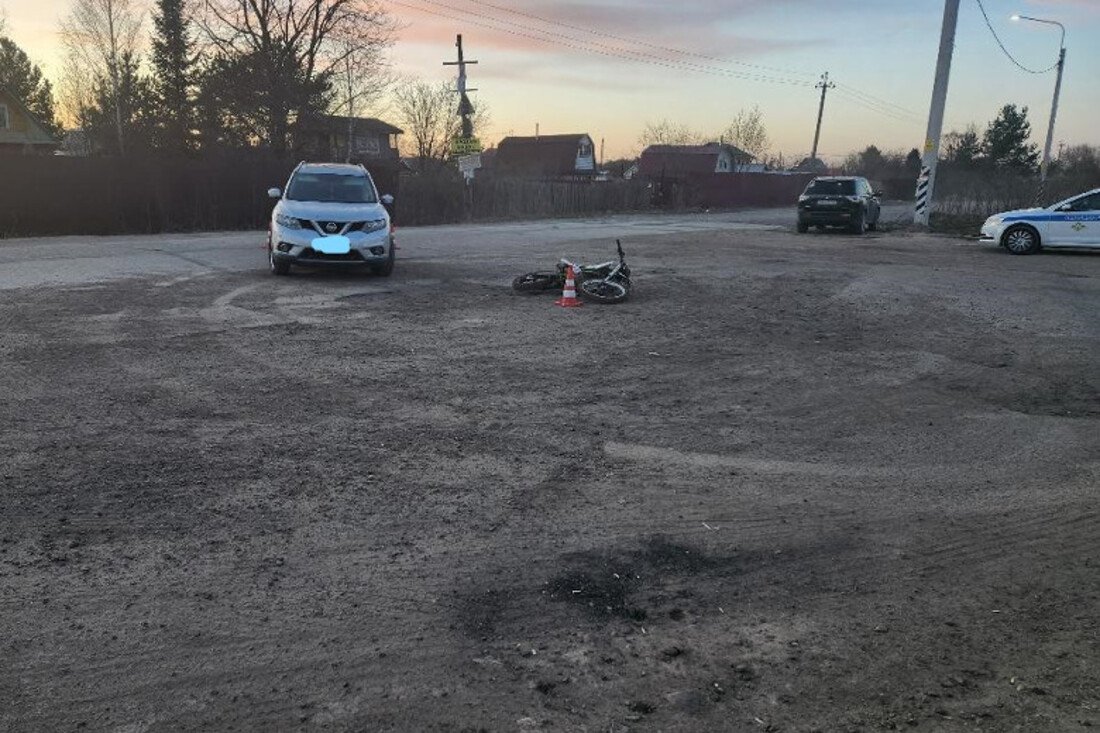 Два человека оказались в больнице после аварии с мотоциклом в Вологде