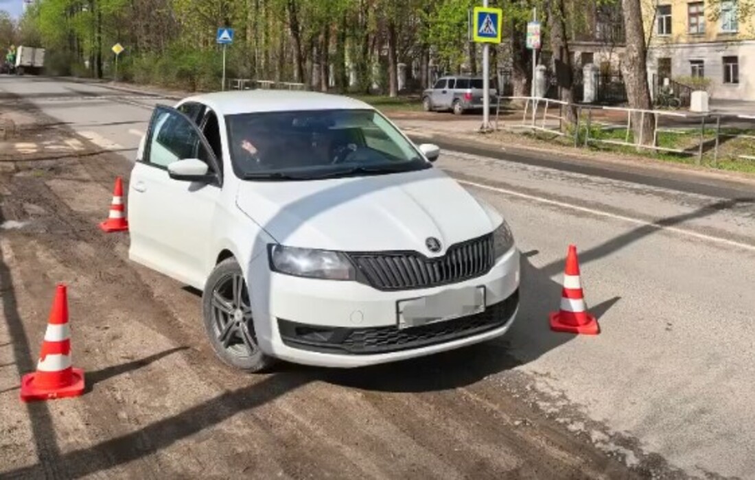 Автомобиль сбил ребёнка на «зебре» у школы в Вологде