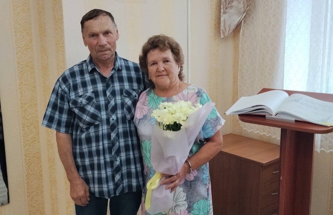 Золотую свадьбу отпраздновали супруги Овсянкины из Верховажского округа