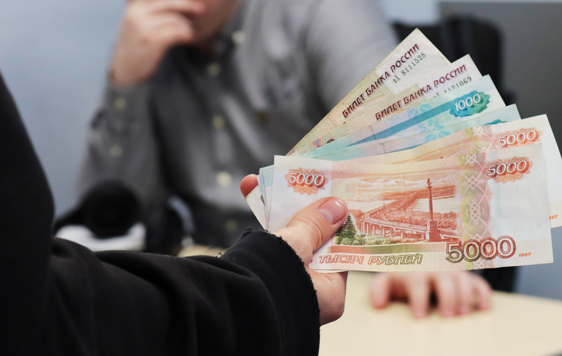 Поддельную пятитысячную купюру изъяли из оборота полицейские в Череповце