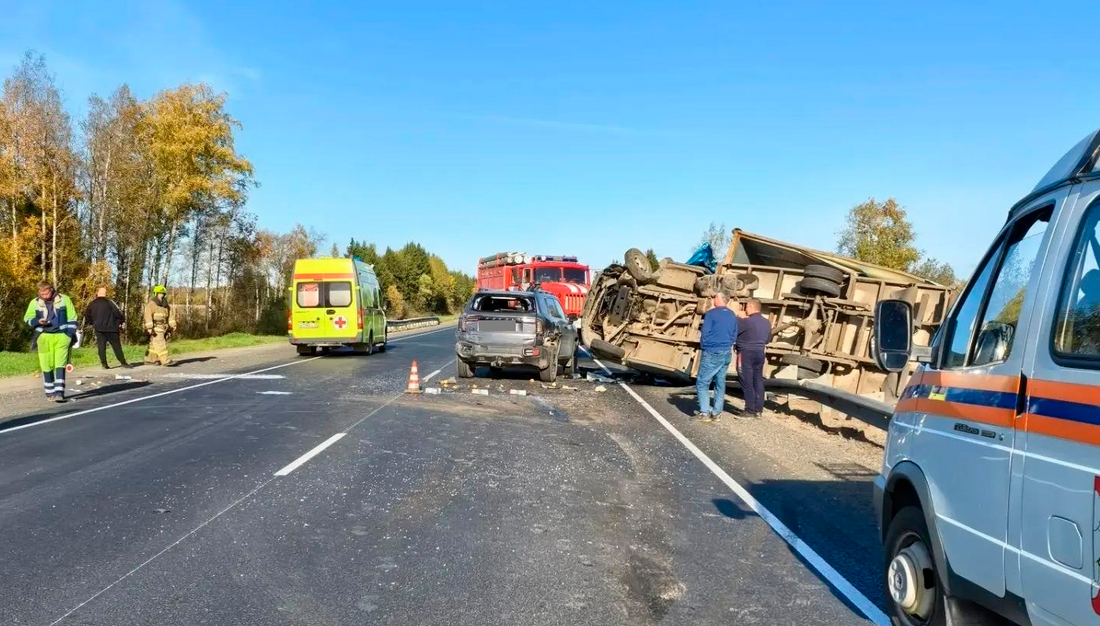 Крупная авария произошла возле деревни Маега Вологодского округа
