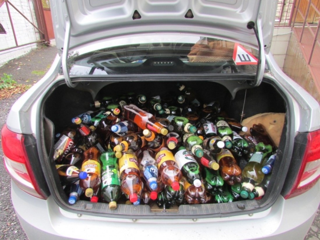 Вологодский участковый в одиночку изъял более 130 литров контрафактного алкоголя
