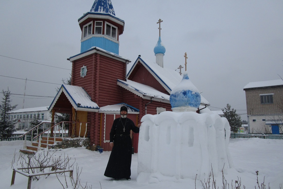 Вместо шахмат из хлеба – собор из снега: вологодские заключённые построили храм ради Крещения