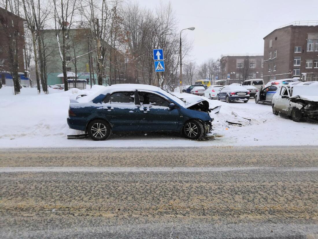 Пассажирка «Лады» попала в больницу после ДТП в Череповце
