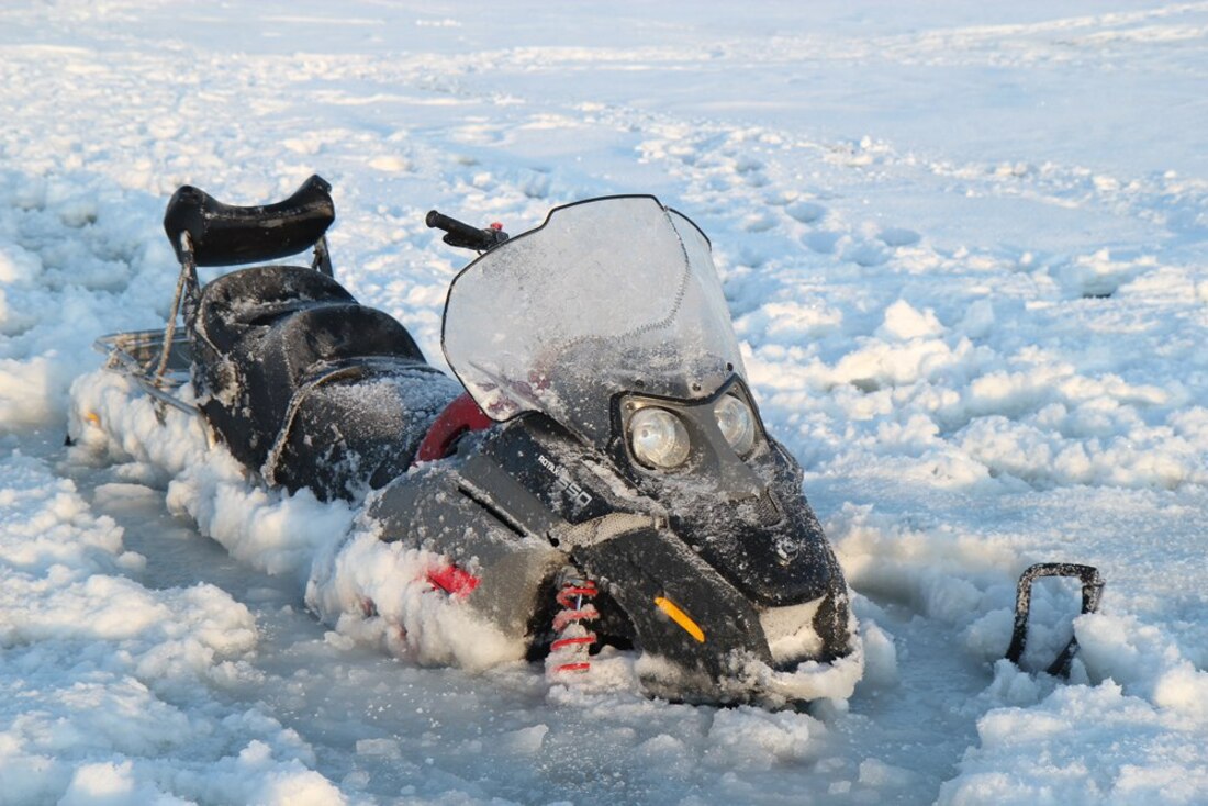 На Рыбинском водохранилище едва не замерз рыбак