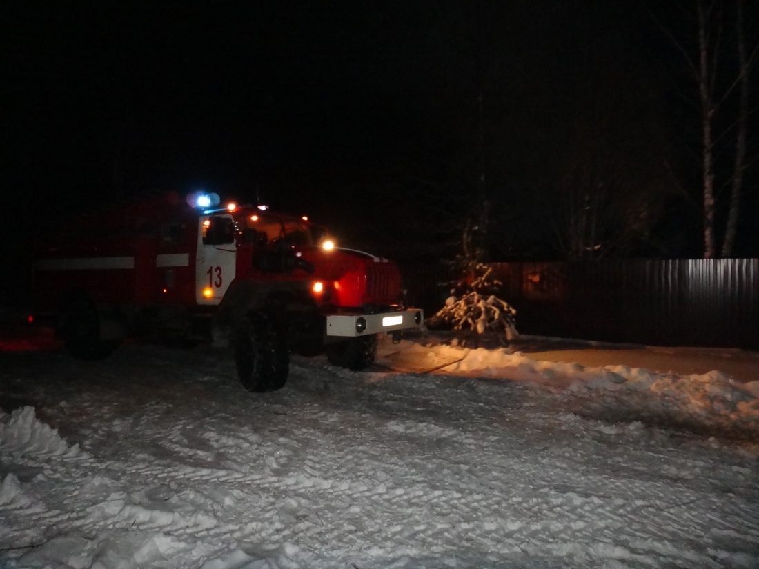 Пожар в Череповецком районе уничтожил частный дом и баню