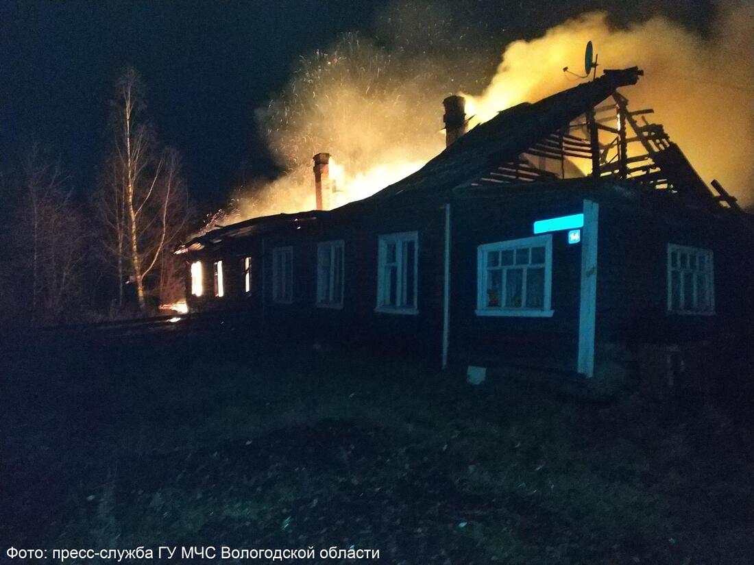 Двухквартирный жилом дом сгорел в Харовске
