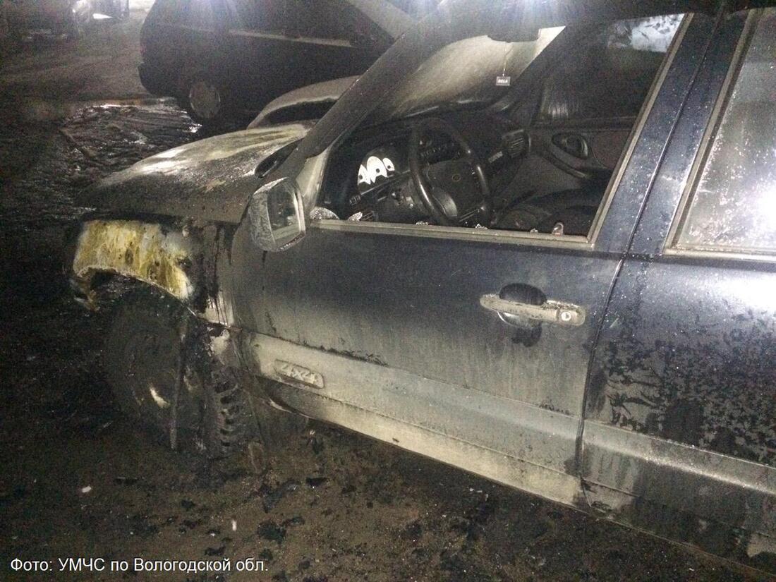 Серия поджогов: в Череповце неизвестные спалили три автомобиля