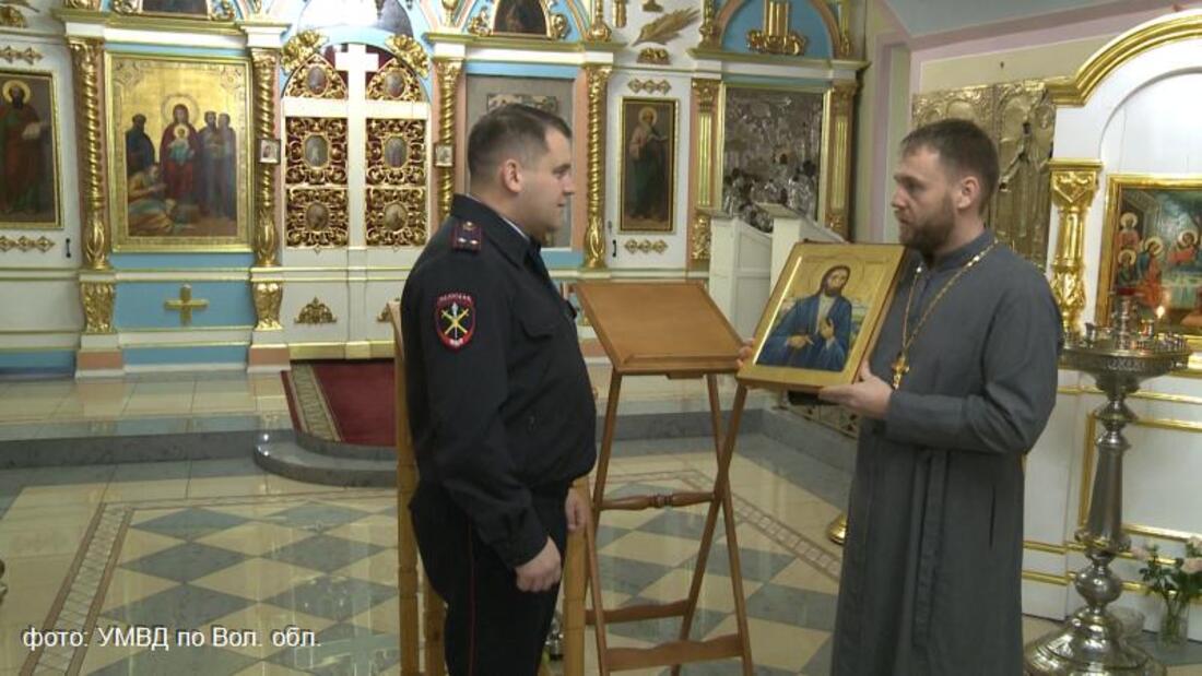 Полицейские вернули икону блаженного Николая Вологодского в Кафедральный собор