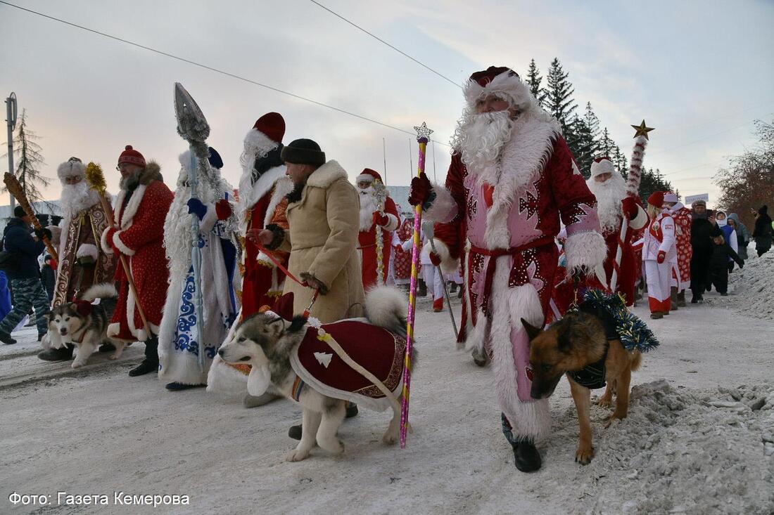 Великоустюгский Дед Мороз возглавил рекордный парад зимних волшебников