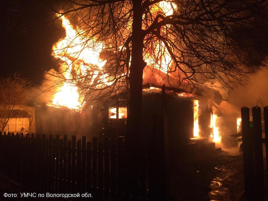 В Вологодском районе из-за неисправного холодильника сгорел жилой дом