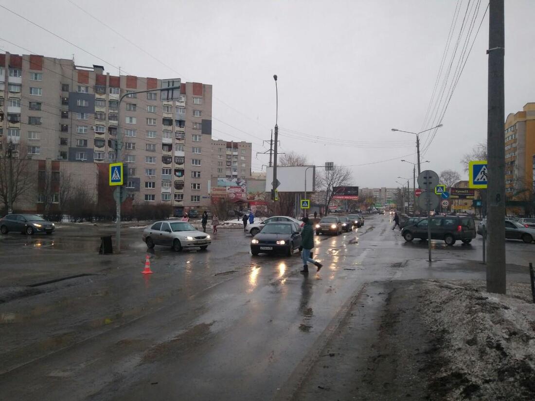 В Вологде водитель ВАЗа сбил подростка и скрылся с места ДТП