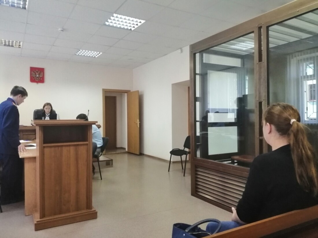 Приемную мать Стёпы Кукина арестовали в зале суда