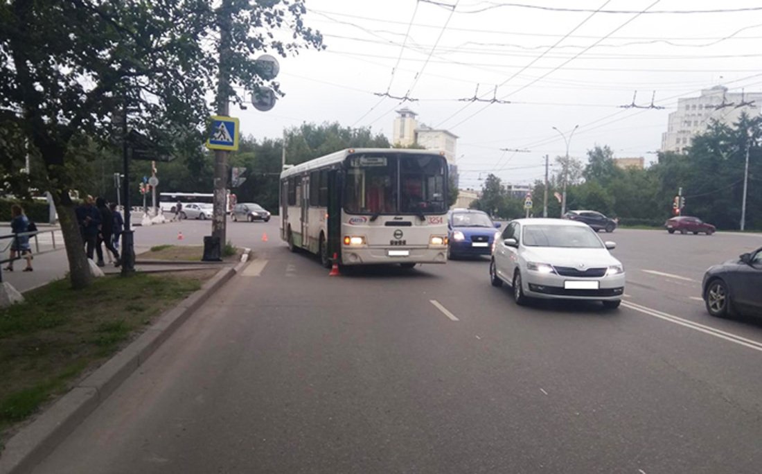 Автобус сбил в центре Вологды 64-летнюю пенсионерку