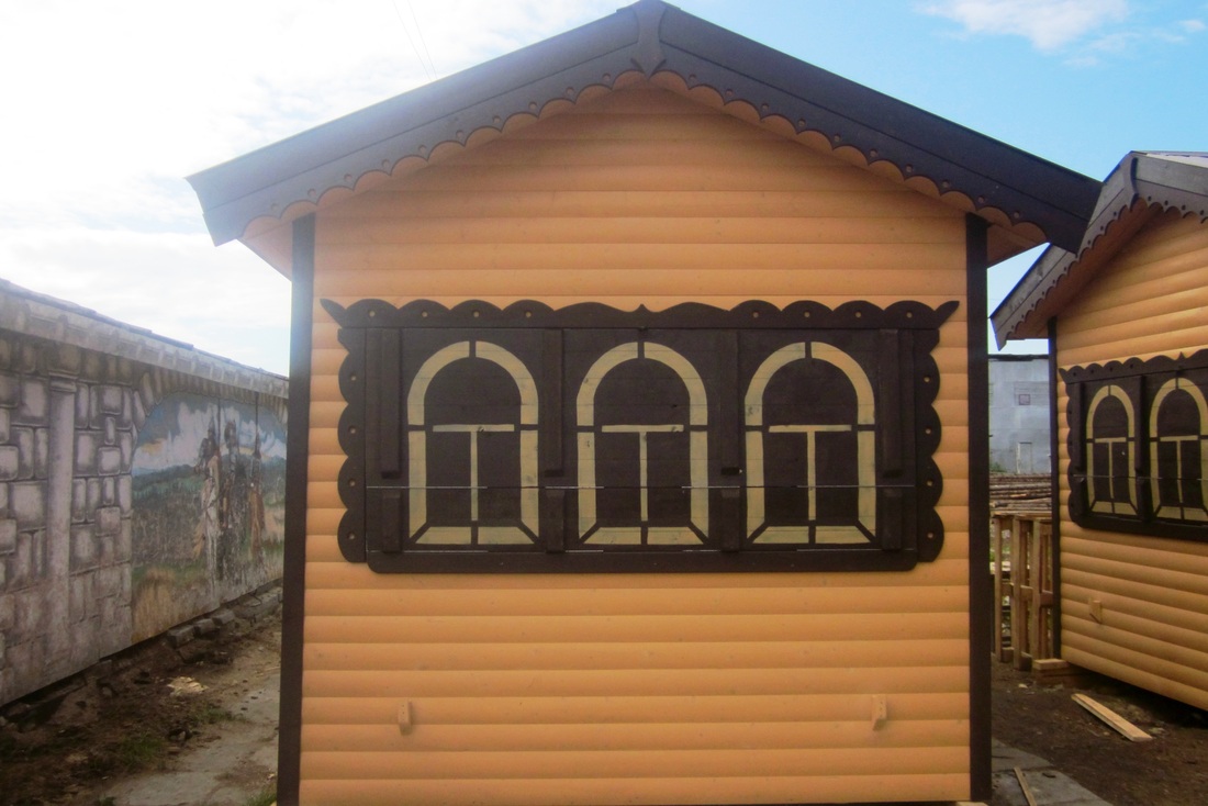 Сокольские заключенные изготовили домики для Петровской ярмарки